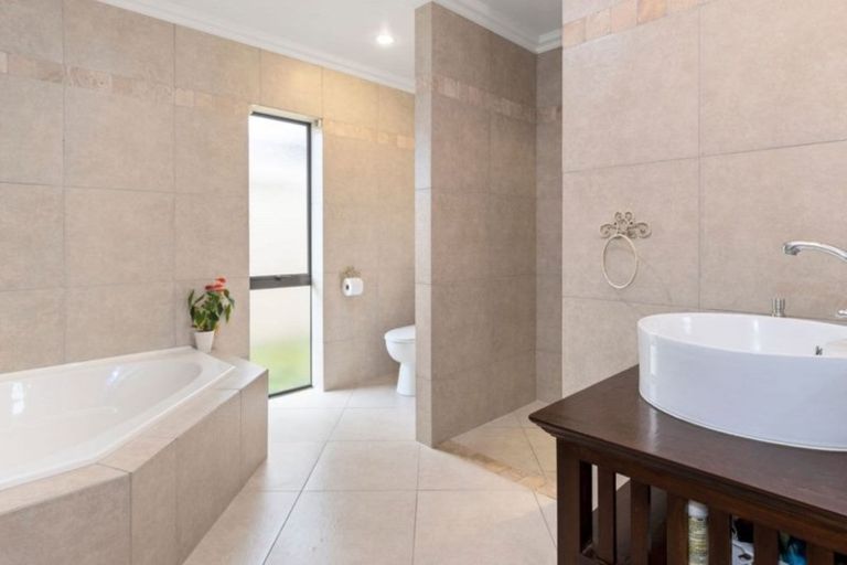 Photo of property in 14 The Glade, Papamoa Beach, Papamoa, 3118