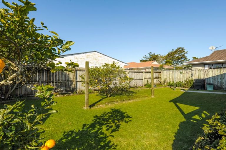Photo of property in 2/83 Glendale Road, Glen Eden, Auckland, 0602