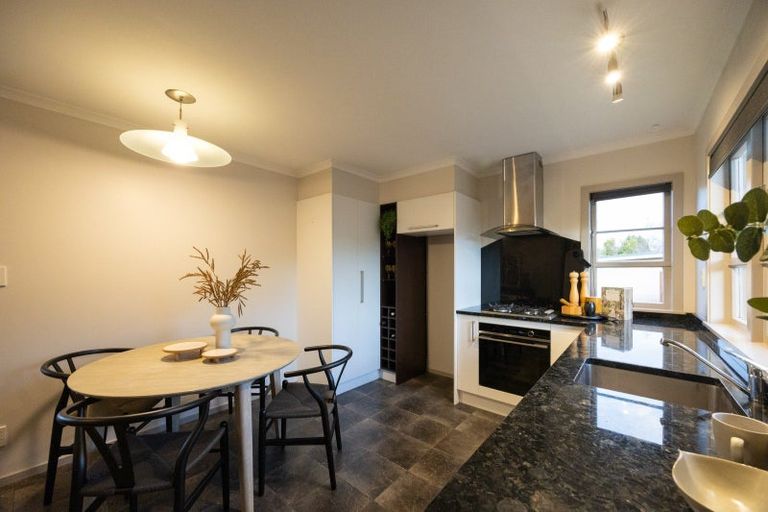 Photo of property in 25 Winston Avenue, Hokowhitu, Palmerston North, 4410