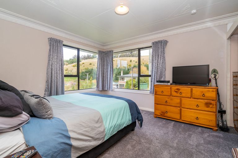 Photo of property in 1 Corbett Street, Green Island, Dunedin, 9018