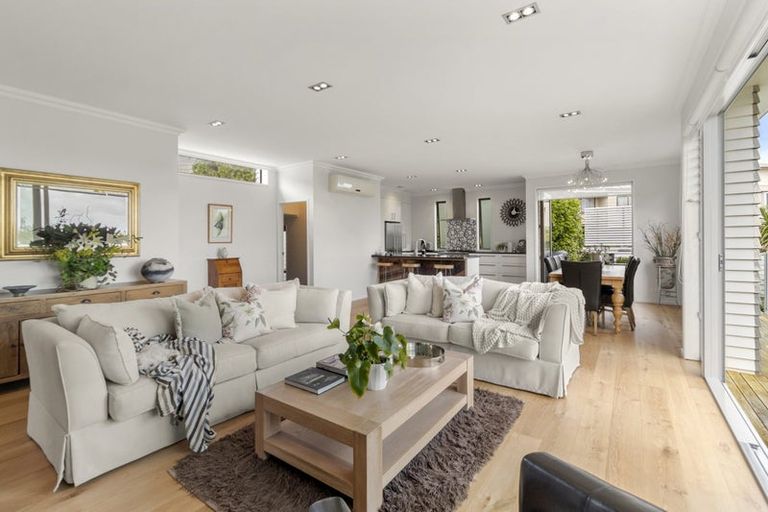 Photo of property in 89a Beach Haven Road, Beach Haven, Auckland, 0626