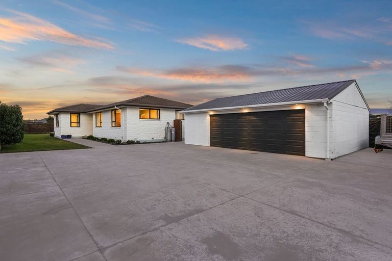 Photo of property in 83 Arcon Drive, Broomfield, Christchurch, 8042