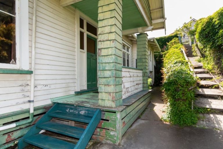 Photo of property in 20 Roslyn Road, Bluff Hill, Napier, 4110