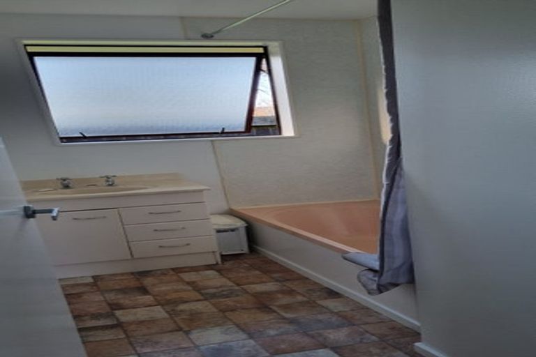 Photo of property in 1/11 Harris Crescent, Papanui, Christchurch, 8053