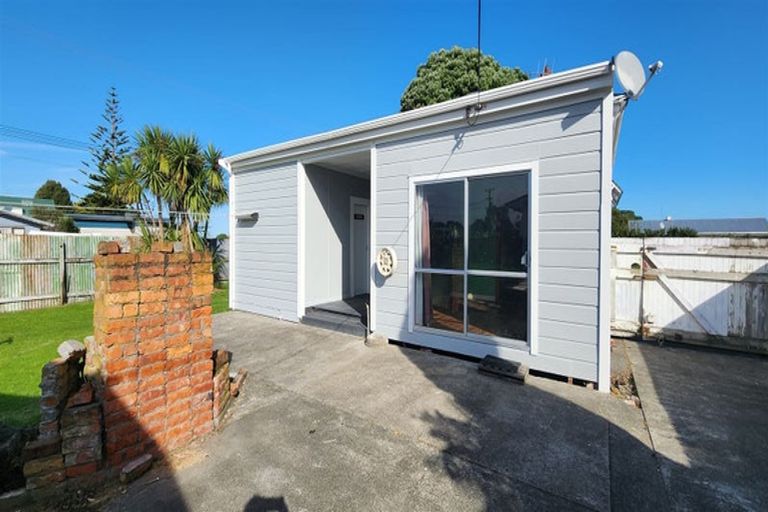 Photo of property in 21 Tongariro Street, Castlecliff, Whanganui, 4501