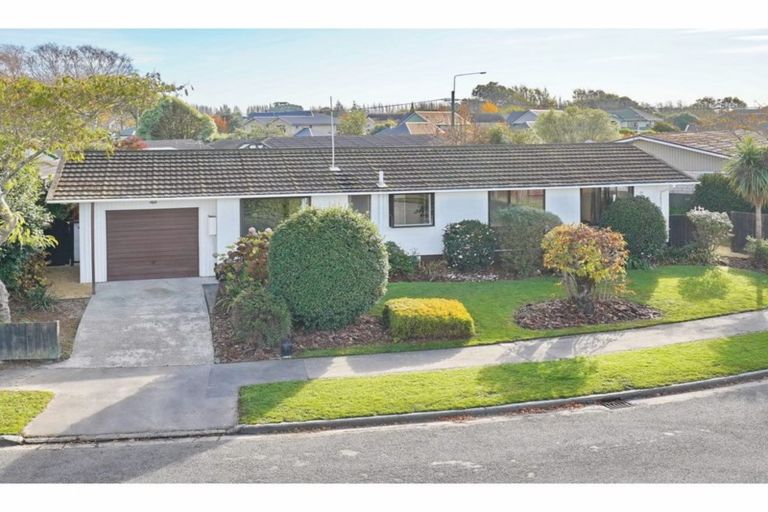 Photo of property in 49 Oldwood Street, Bishopdale, Christchurch, 8053