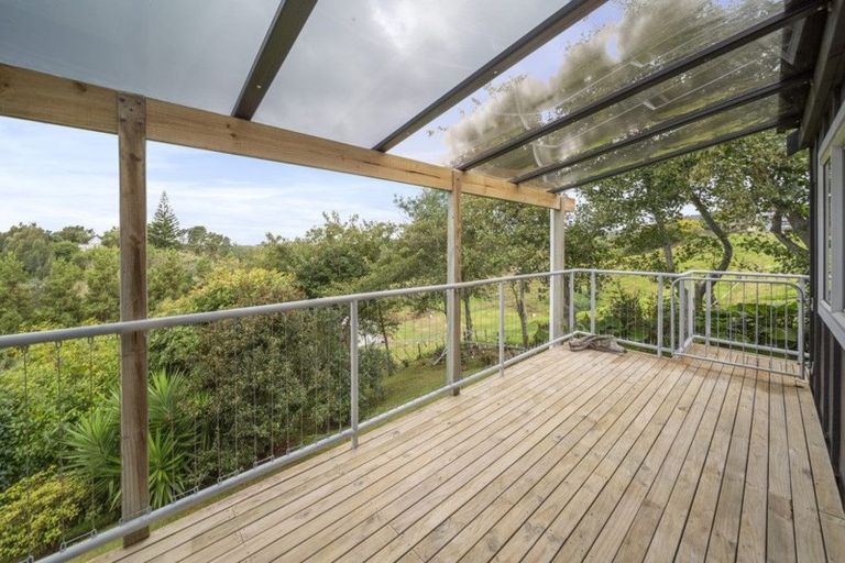 Photo of property in 127 Wairau Road, Oakura, 4314