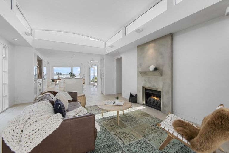 Photo of property in 135 Main Road, Redcliffs, Christchurch, 8081