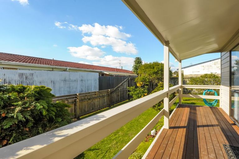 Photo of property in 2/83 Glendale Road, Glen Eden, Auckland, 0602