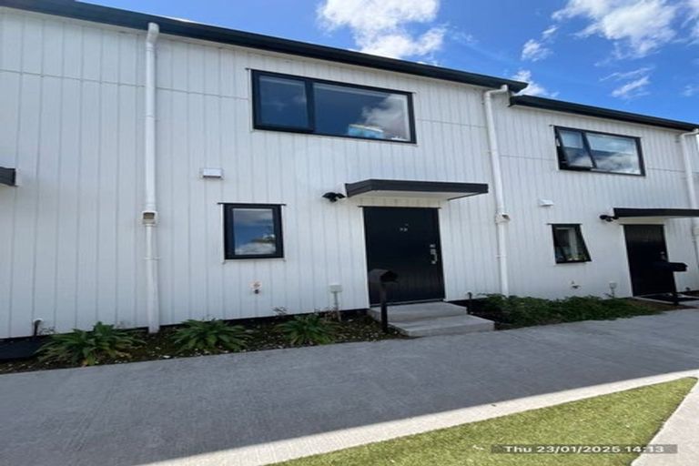 Photo of property in 2/125b Metcalfe Road, Ranui, Auckland, 0612