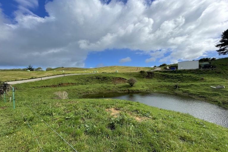 Photo of property in 326 Paraite Road, Paraite, New Plymouth, 4373