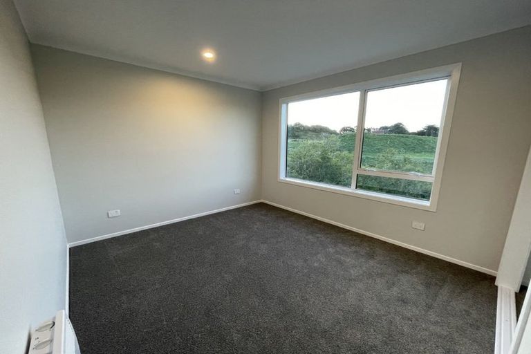 Photo of property in 24 Koreke Close, Kenepuru, Porirua, 5022