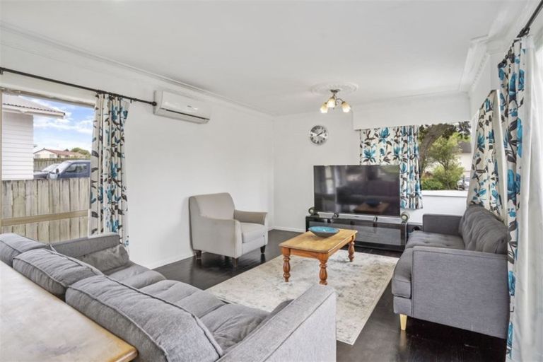 Photo of property in 117 Bruce Road, Glenfield, Auckland, 0629