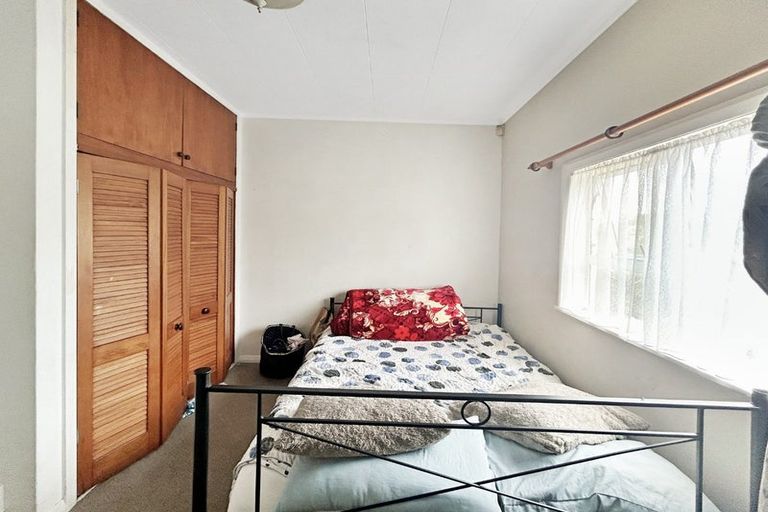 Photo of property in 2 Morgan Street, Castlecliff, Whanganui, 4501