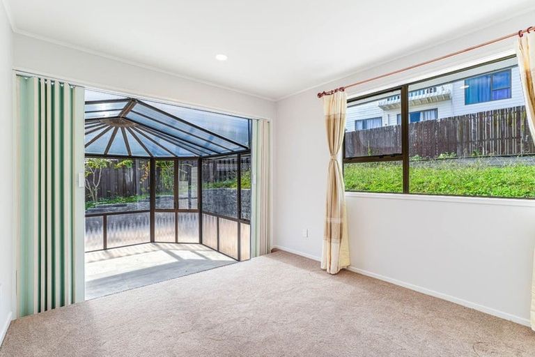 Photo of property in 71 Kennedy Avenue, Forrest Hill, Auckland, 0620