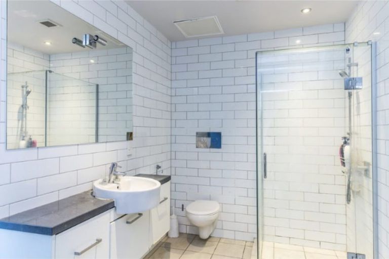 Photo of property in The Capital, 4/370 Oriental Parade, Oriental Bay, Wellington, 6011