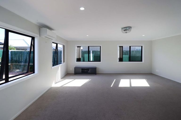 Photo of property in 94 Farmer Crescent, Taita, Lower Hutt, 5011
