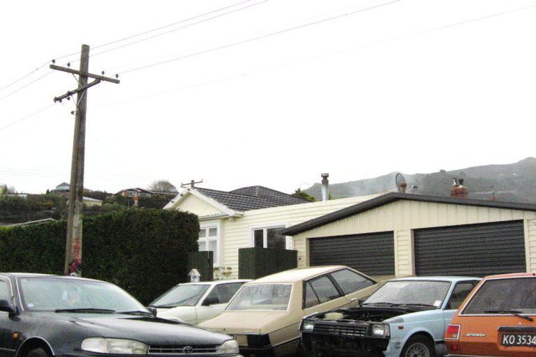 Photo of property in 1 Hugh Street, Sawyers Bay, Port Chalmers, 9023