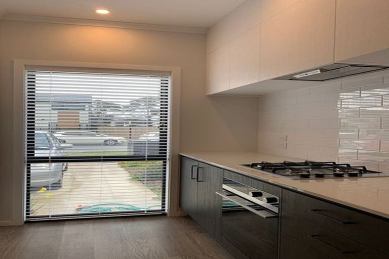 Photo of property in 14b Mawai Hakona Drive, Wallaceville, Upper Hutt, 5018