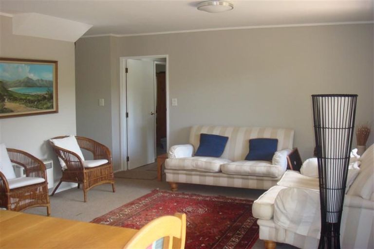 Photo of property in 2/25 Glencoe Road, Browns Bay, Auckland, 0630