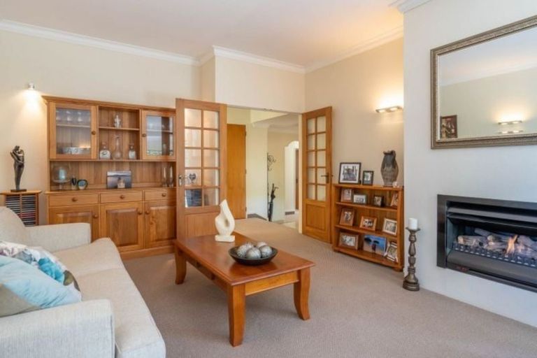 Photo of property in 58 Golf Road, Paraparaumu Beach, Paraparaumu, 5032