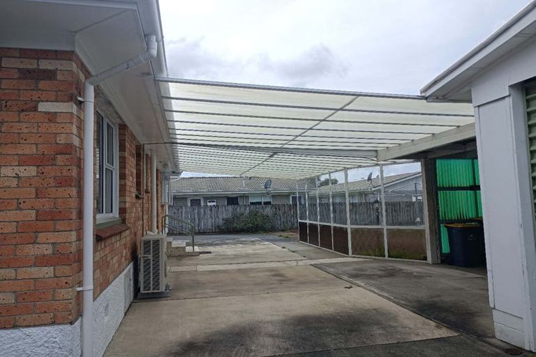 Photo of property in 12 Karaka Street, New Lynn, Auckland, 0600