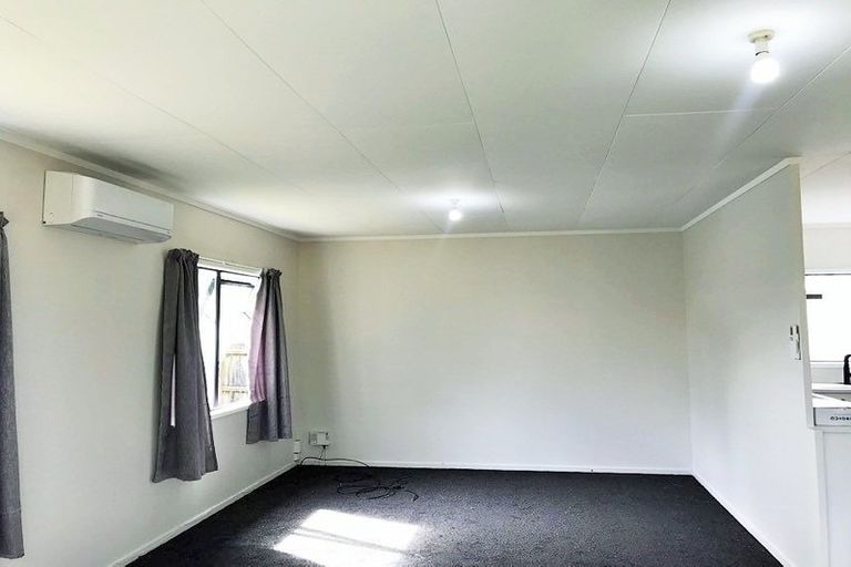 Photo of property in 1/5 Solveig Place, Randwick Park, Auckland, 2105