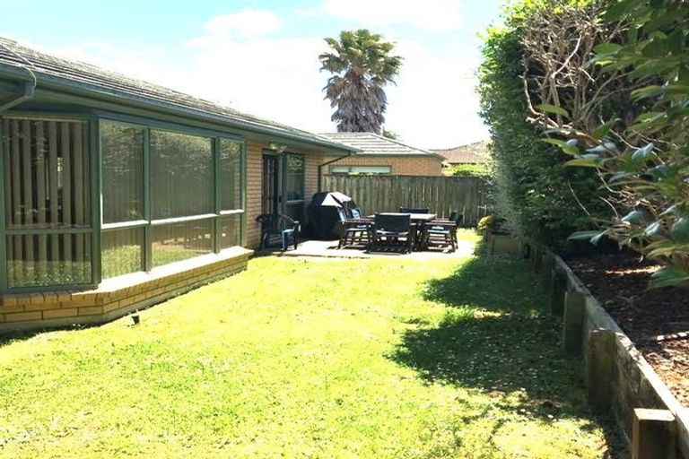 Photo of property in 6 Aaronville Way, East Tamaki, Auckland, 2016