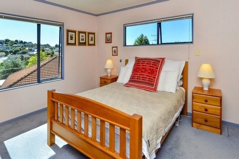 Photo of property in 5 Phoebe Meikle Place, Torbay, Auckland, 0630