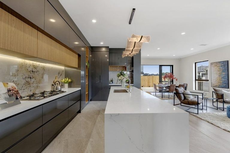 Photo of property in 4 Knockanara Drive, Flat Bush, Auckland, 2019