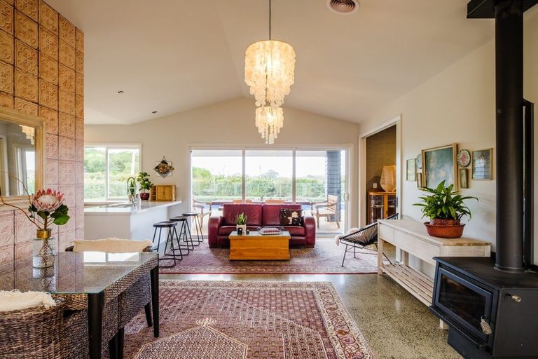 Photo of property in 58 Scarlys Way, Okitu, Gisborne, 4010