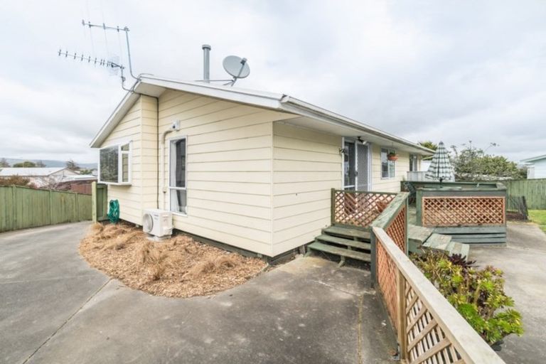 Photo of property in 23 Dahlstrom Grove, Kelvin Grove, Palmerston North, 4414