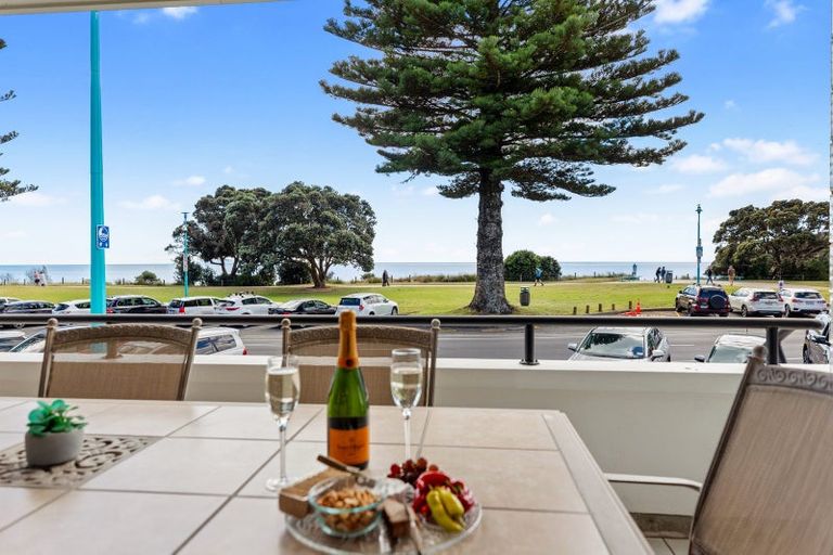Photo of property in 10 Marine Parade, Mount Maunganui, 3116