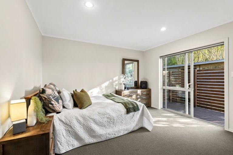 Photo of property in 23 Heta Road, Highlands Park, New Plymouth, 4312