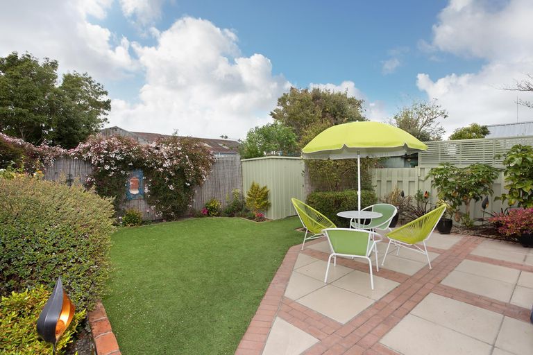 Photo of property in 10 Rainforth Street, Roslyn, Palmerston North, 4414