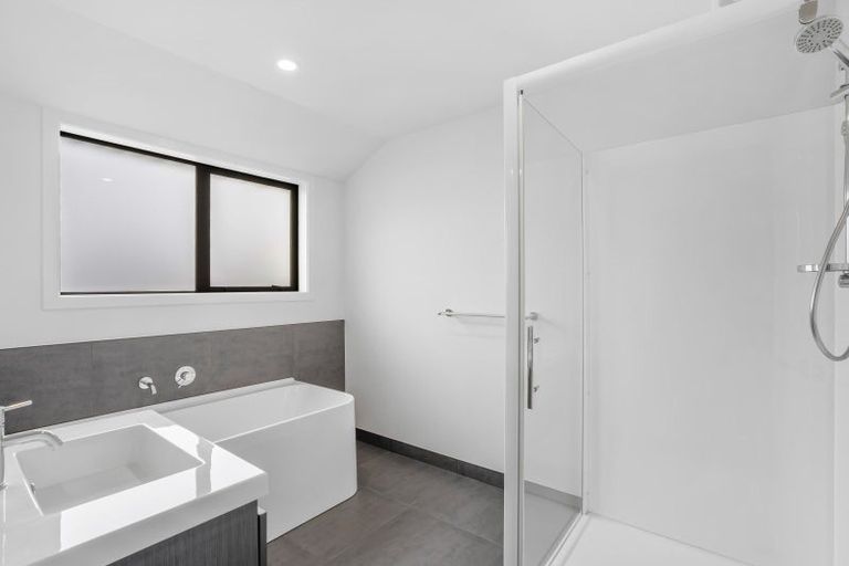 Photo of property in 11 Walter Place, Glenorchy, 9372