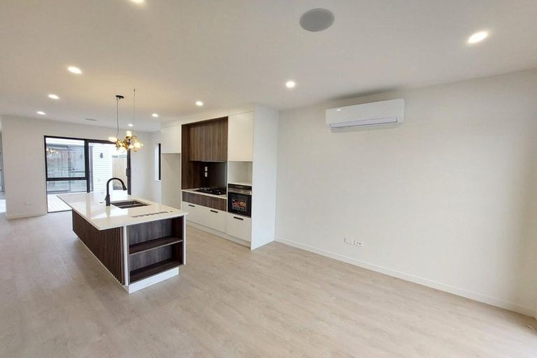 Photo of property in 67 Farranfore Road, Opaheke, Papakura, 2113