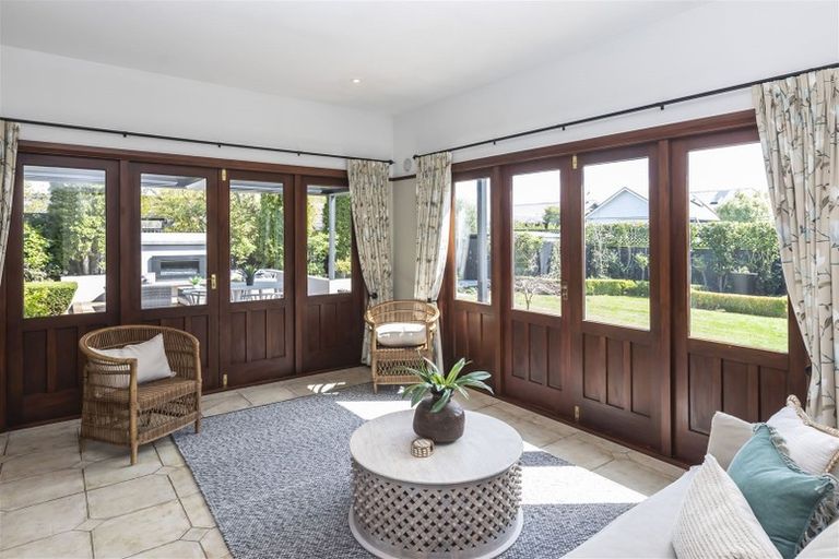 Photo of property in 121 Weston Road, St Albans, Christchurch, 8052