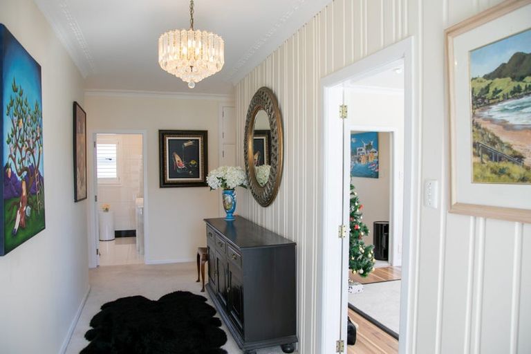 Photo of property in 25 Robinson Road, Whitianga, 3510