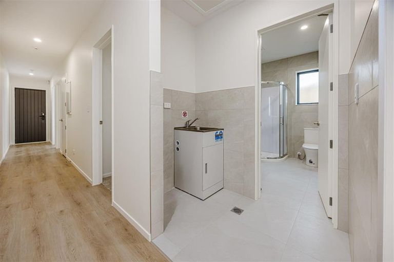 Photo of property in 16 Ihi Place, Karaka, 2578