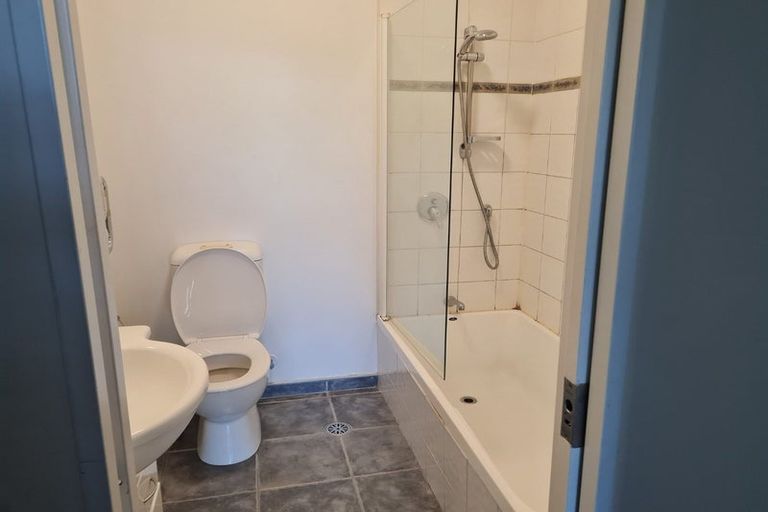 Photo of property in Atrium Towers, 9d/154 The Terrace, Wellington Central, Wellington, 6011