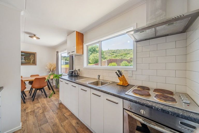 Photo of property in 21 Oaklands Grove, Clouston Park, Upper Hutt, 5018