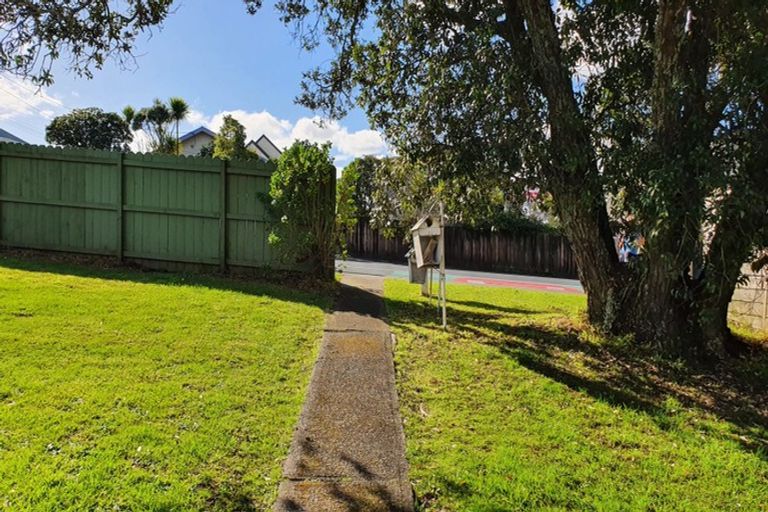 Photo of property in 1/242 Onewa Road, Birkenhead, Auckland, 0626