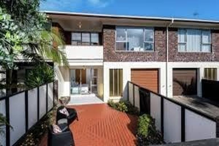 Photo of property in 3/152 Bucklands Beach Road, Bucklands Beach, Auckland, 2012