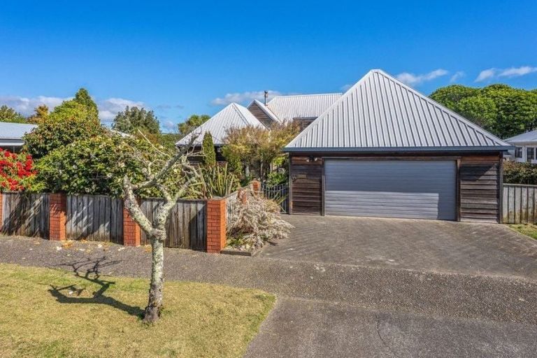 Photo of property in 35 Oriwa Crescent, Otaki, 5512