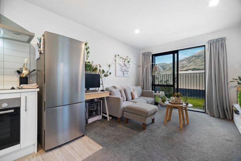 Photo of property in 33 Headley Drive, Lower Shotover, Queenstown, 9304