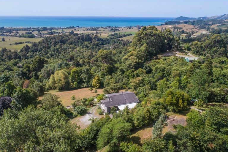 Photo of property in 100 Rocklands Road, Clifton, Takaka, 7183