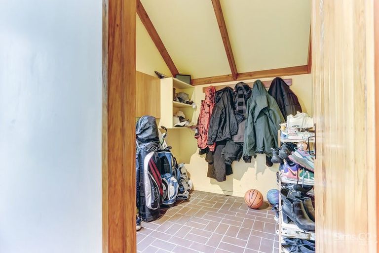 Photo of property in 235 No 2 Line, Okoia, Whanganui, 4572