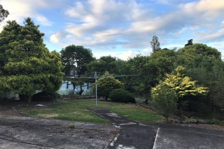 Photo of property in 37 St Leonards Road, Kelston, Auckland, 0602