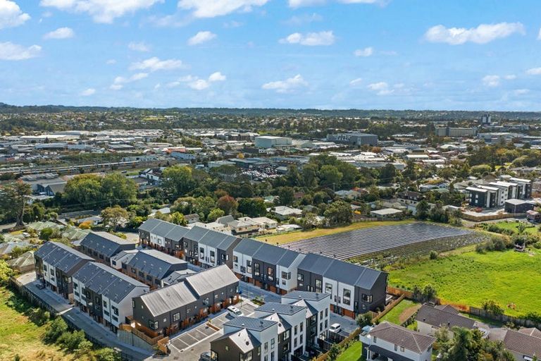 Photo of property in 31 Ara Mara Hua, Henderson, Auckland, 0612
